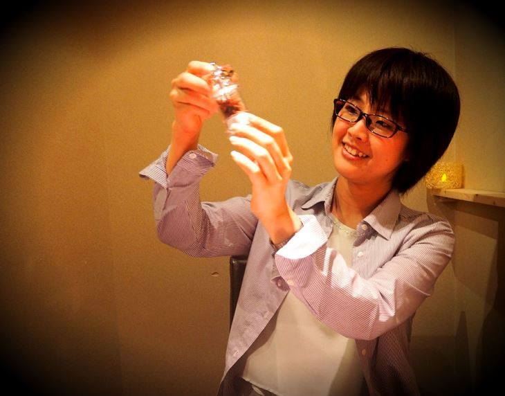 奧姆真理教前教主、63歲死囚麻原彰晃6日伏法後,他的三女兒松本麗華(圖)的推特遭人寫進誹謗留言。(圖取自松本麗華臉書www.facebook.com/asahara.sanjo)