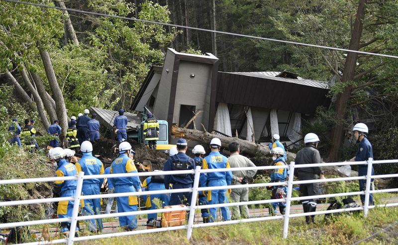 日本北海道發生規模6.7地震,接近震央的厚真町發生大規模土石崩塌。(共同社提供)