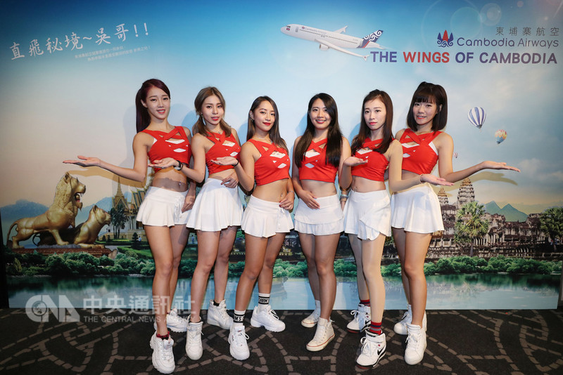 柬埔寨航空與天皇旅行社合作,以包機直航的形式開啟「台北-暹粒(吳哥)」航線,11日在台北舉行記者會,宣布將在10月9日正式開航。中央社記者吳翊寧攝 107年9月11日