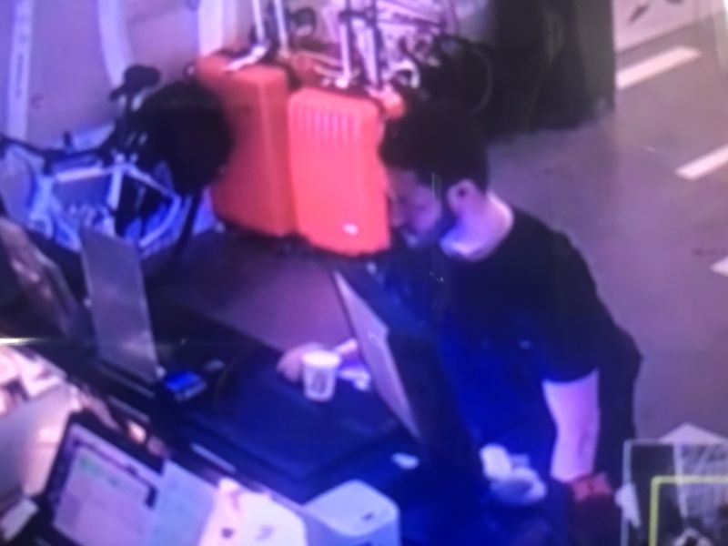 美國3D列印手槍發明人威爾森21日晚間在台北市萬華區廣州街一間飯店遭逮捕。(民眾提供)