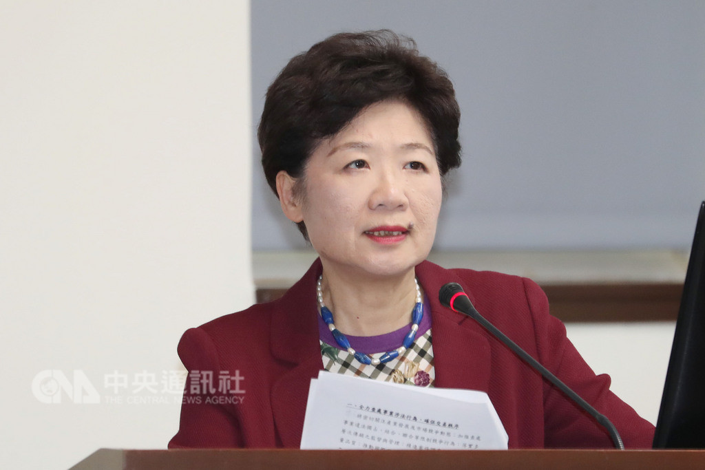 公平交易委員會與美商高通達成訴訟上和解,公平會主委黃美瑛8日在立法院表示,高通已經展現出誠意,並提出第一年的關鍵績效指標(KPI),內容涵蓋就業機會等細項。中央社記者吳翊寧攝 107年10月8日