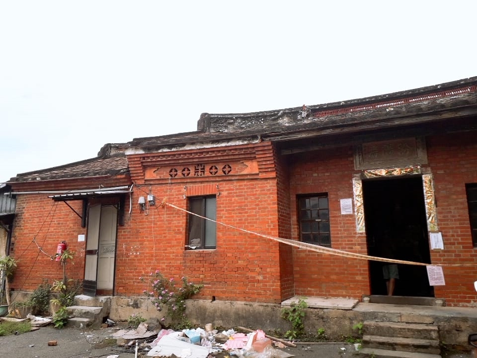 台北市洲美街暫定古蹟疑遭廠商誤拆,網友在臉書PO出被拆前樣貌。(圖取自洲美人洲美互助好住站臉書社團www.facebook.com)