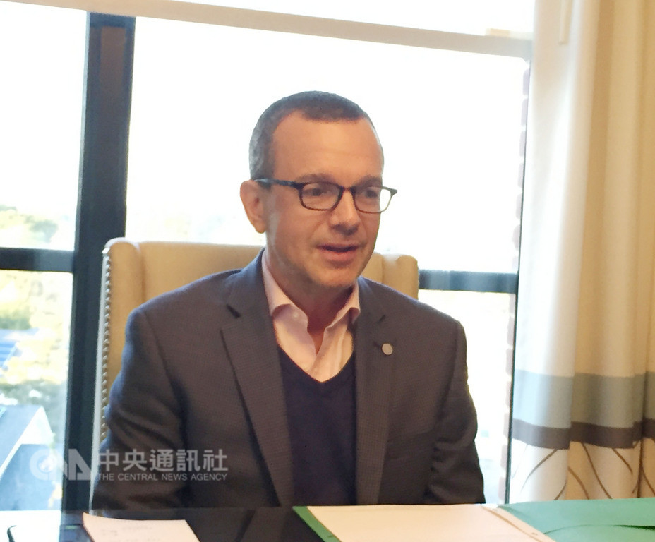 美台商業協會會長韓儒伯表示,預期年底前會有另一波對台軍售案。他也表示,擺脫包裹式對台軍售做法,有助於避免其他行政部門與中國對軍售的干預。中央社記者江今葉安納波利斯攝 107年10月29日