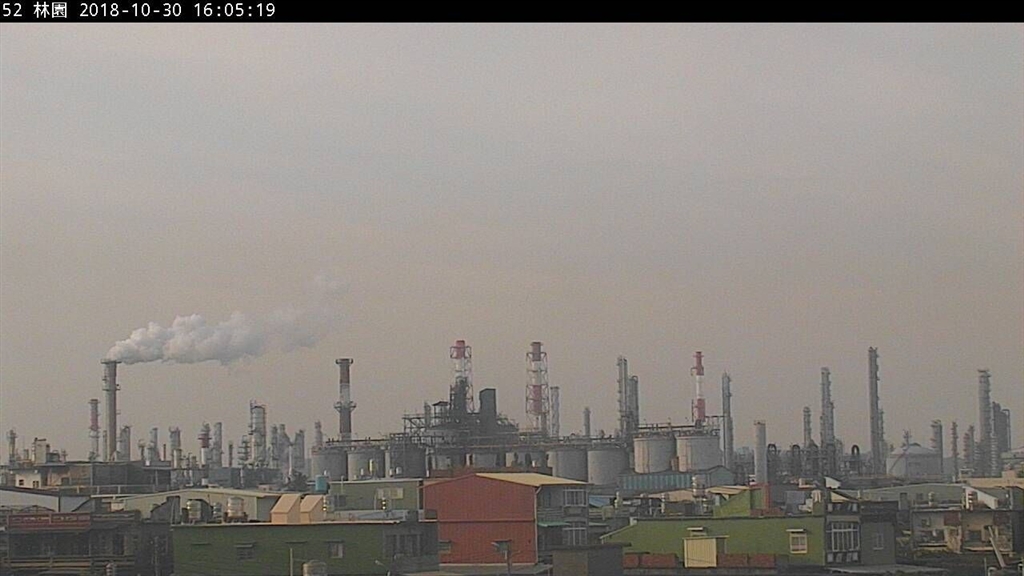 台灣西半部地區受臭氧影響,截至30日下午5時,已有50個測站空氣品質不佳。(圖取自行政院環保署空氣品質監測網網頁taqm.epa.gov.tw)