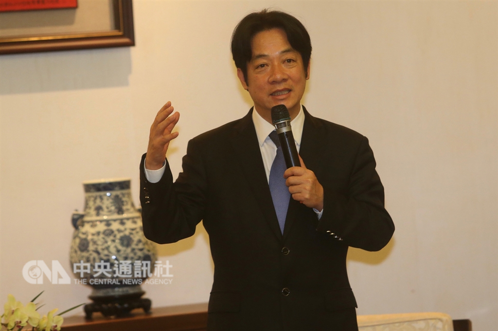 行政院長賴清德8日說,為吸引台商回台,由勞動部研議適度放寬外勞機制。(中央社檔案照片)