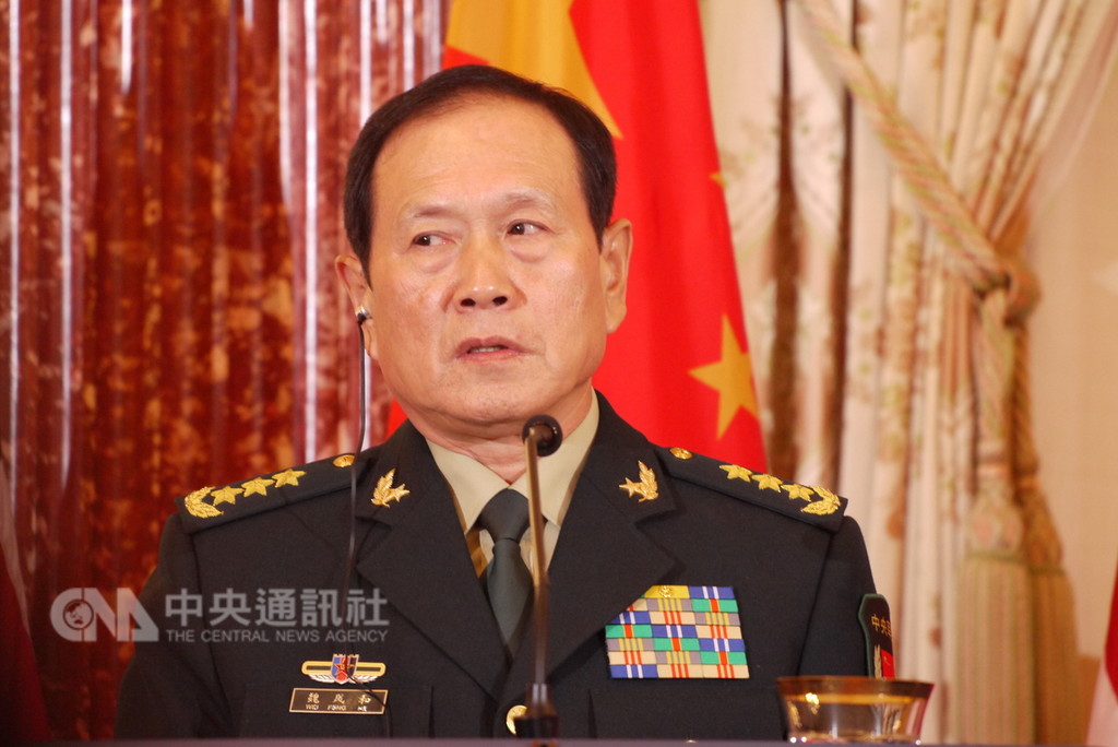 中國國防部長魏鳳和9日表示,台灣是中國領土不可分割的一部分,如果台灣從中國分裂出去,中國會像美國當年南北戰爭一樣,「不惜一切代價」維護中國主權。中央社記者鄭崇生華盛頓攝 107年11月10日