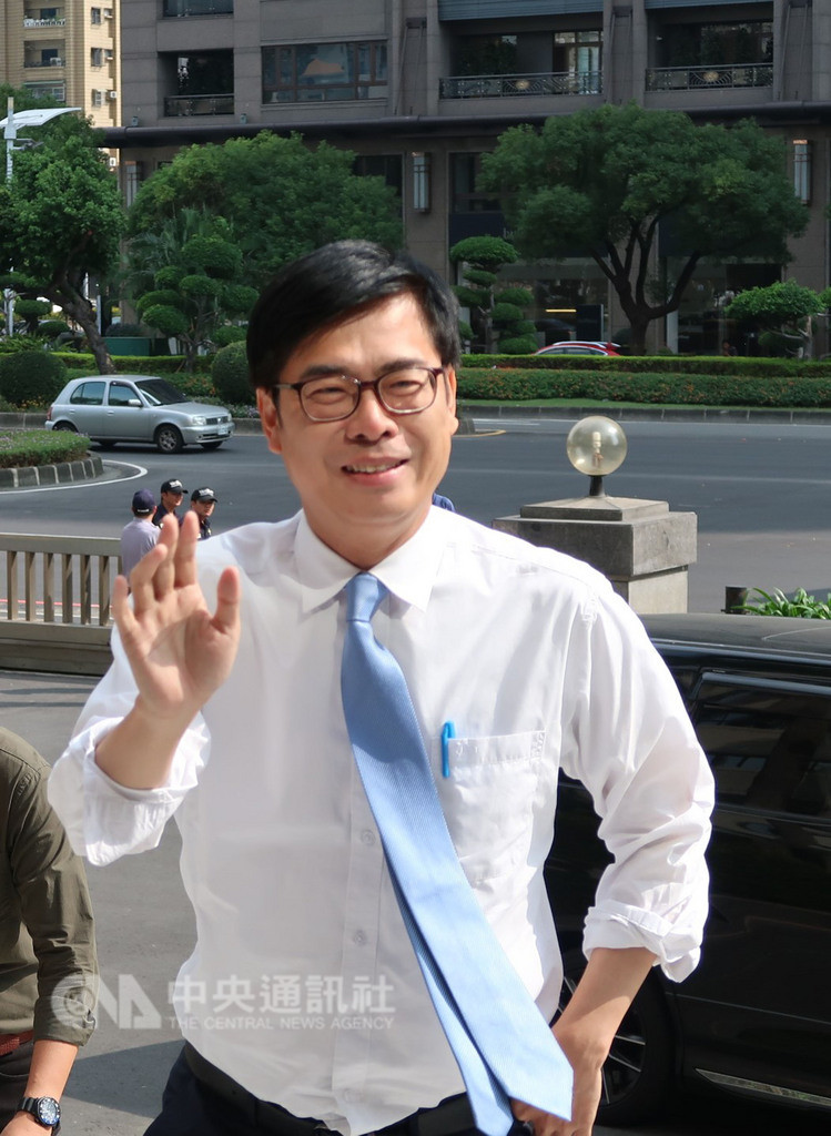 民進黨高雄市長候選人陳其邁10日出席高雄市長選舉公辦電視政見發表會。中央社記者王淑芬攝 107年11月10日