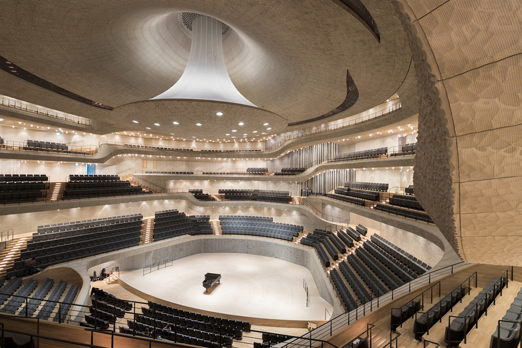 2017年年底揭幕的漢堡易北愛樂廳(Elbphilharmonie),是德國近年來最受矚目的新音樂廳,管風琴與衛武營音樂廳一樣由克萊斯打造。(易北愛樂提供)中央社記者林育立柏林傳真 107年11月10日