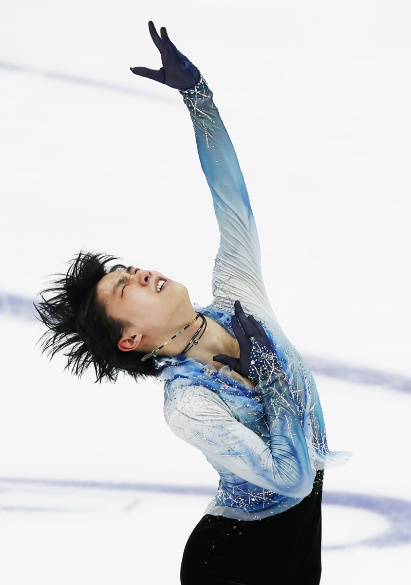 冬奧花式滑冰金牌得主羽生結弦16日在國際滑冰總會花式滑冰大獎賽俄羅斯站,打破男子短曲項目世界紀錄。(共同社提供)