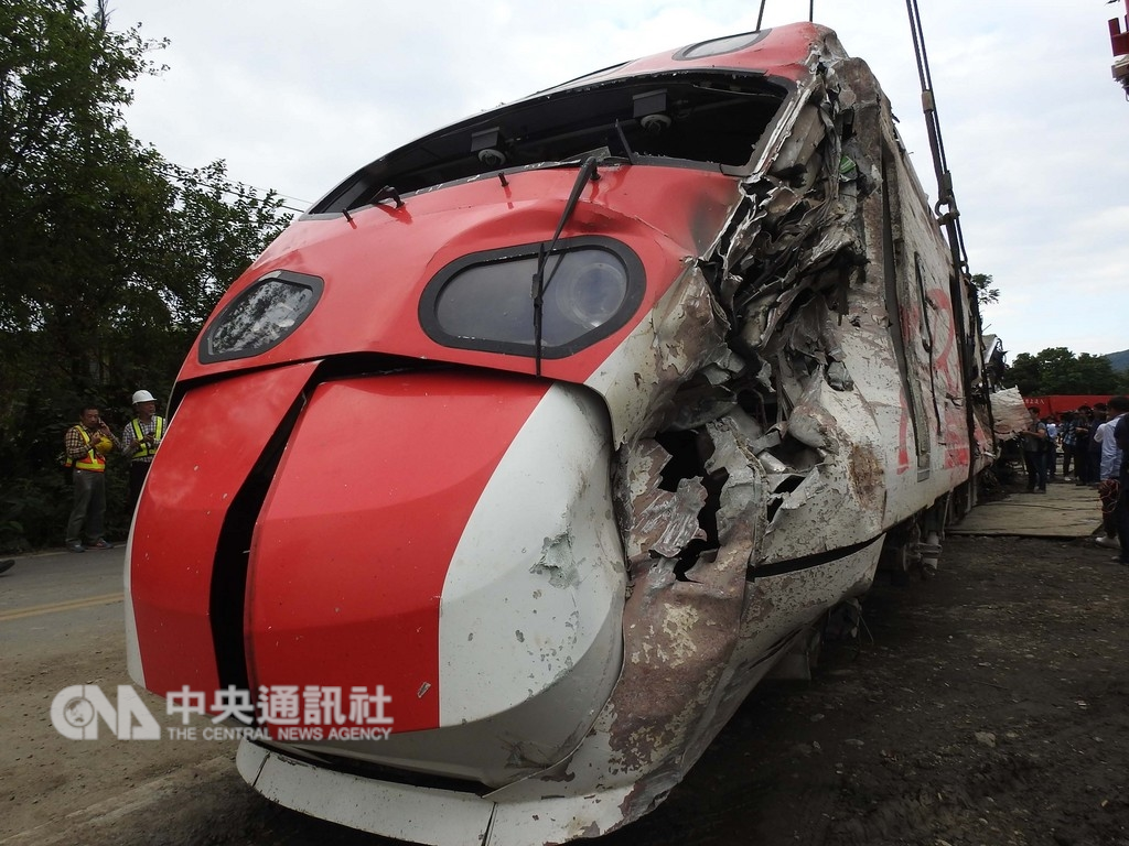 台鐵6432車次普悠瑪列車10月21日在宜蘭新馬站附近出軌,造成18人死亡的嚴重事故。(中央社檔案照片)