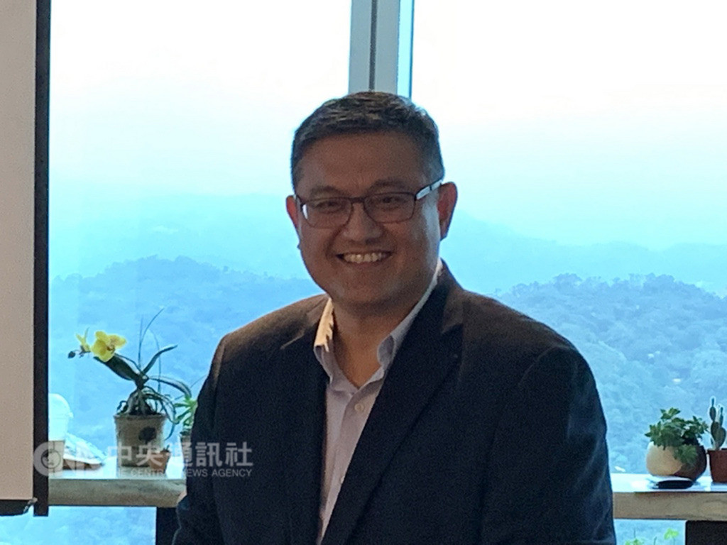 國內銀行金融支付系統龍頭廠普鴻資訊將於29日舉行上櫃前業績發表會,預計12月下旬掛牌上櫃,圖為普鴻資訊董事長林群國。中央社記者吳家豪攝 107年11月27日