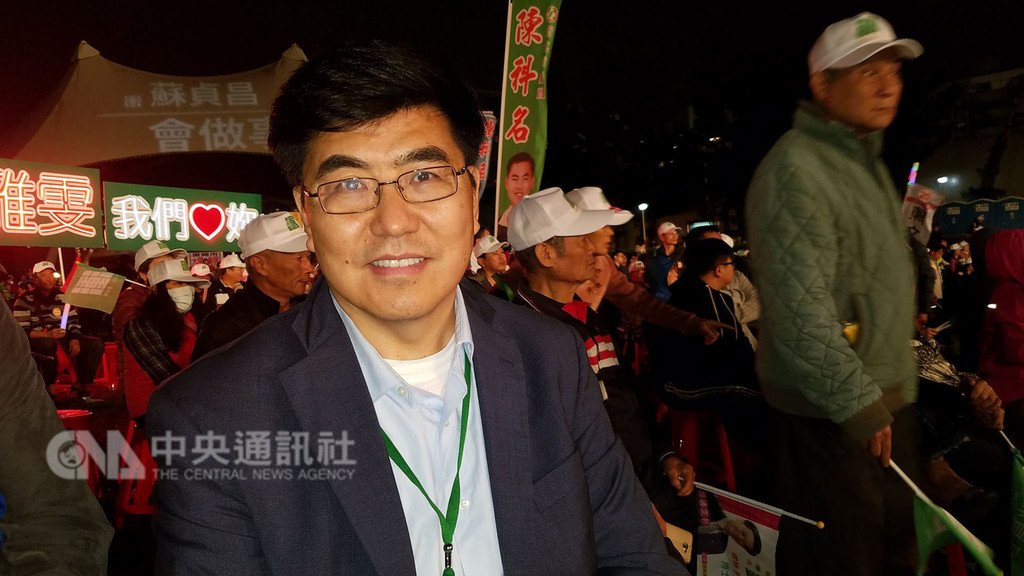 紐約城市大學政治學教授夏明來台觀選,23日赴新北市長候選人蘇貞昌的造勢晚會參觀。他說,台灣人對政治有「擁有感」,這在中國是沒有的,很寶貴。(夏明提供)中央社 107年11月28日
