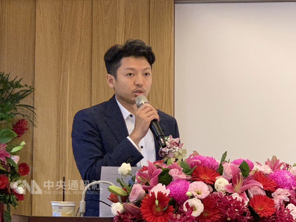 從可視卡ODM業者轉型為金融科技整合平台業者智慧光科技(6717)3日召開興櫃前法人說明會,董事長歐仕邁說明公司營運成果及未來展望。中央社記者吳家豪攝 107年12月3日