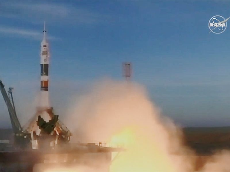 搭載俄籍、美籍和加拿大籍太空人的俄羅斯聯合號火箭3日稍早發射升空,抵達國際太空站。(圖取自NASA官網 blogs.nasa.gov)
