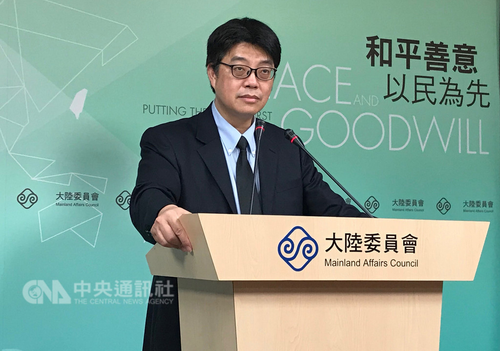 大陸委員會副主委兼發言人邱垂正6日表示,共有40餘名涉及電信詐騙的台籍嫌犯,當天遭柬埔寨遣送至中國大陸,確切人數尚待陸方循司法互助協議通報。中央社記者繆宗翰攝 107年12月6日