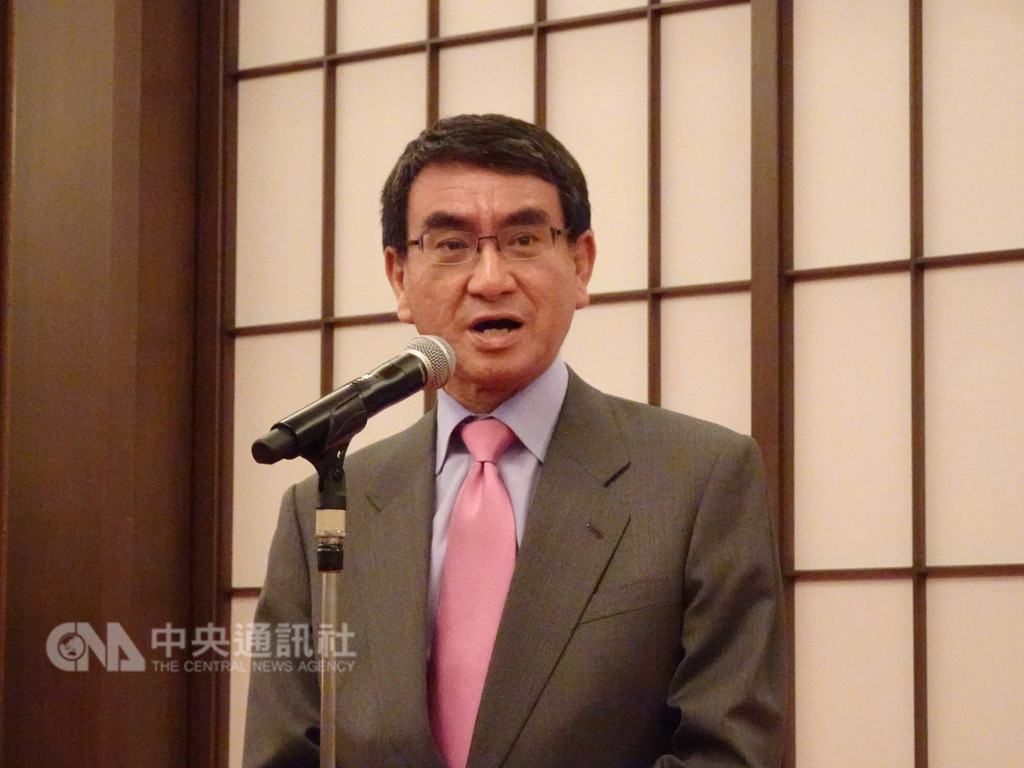 日本外相河野太郎7日表示台灣管制日本食品進口一事導致無法參加CPTPP。7日晚間在宣傳福島食品安全性的晚宴上,他說福島正強有力在復興。中央社記者楊明珠東京攝 107年12月7日