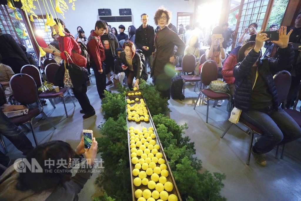 台灣女作家李維菁11月13日病逝,她的追思會16日下午在台北市長官邸藝文沙龍舉行,許多她在媒體界、出版界的友人與書迷都到場緬懷追思。中央社記者吳翊寧攝 107年12月16日