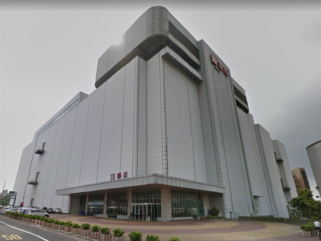 面板廠中華映管因製程所需氮氣供應商暫停供應,迫使工廠暫停運作,現氮氣恢復供應,近日可望復工。圖為華映楊梅廠。(圖取自Google地圖網頁www.google.com/maps)