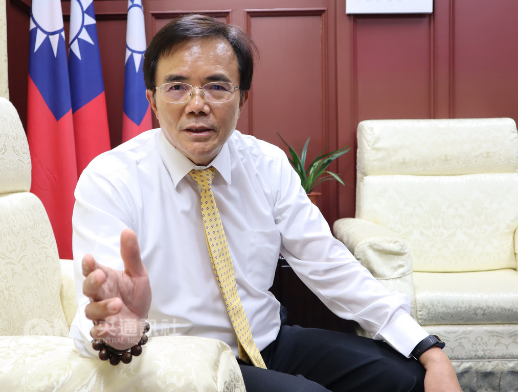 花蓮縣代理縣長蔡碧仲20日接受中央社記者訪問表示,引起各界關注的媒體採購案,並非他個人主動揭發,而是業管單位發現而報請處理。中央社記者李先鳳攝 107年12月20日