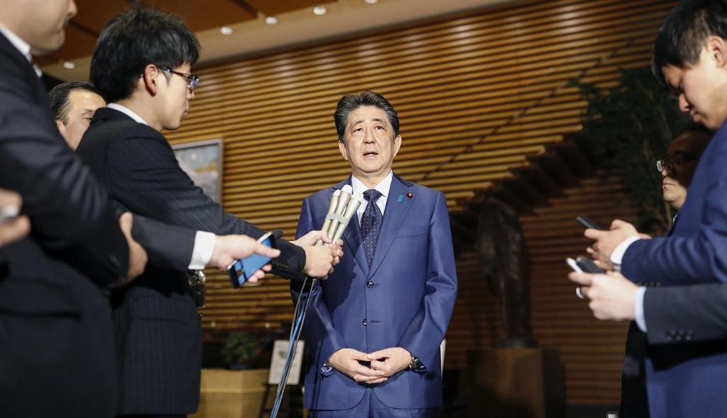 日本首相安倍晉三25日跟媒體分享未來計畫時表示,不論執政迎接第幾個年頭,他每天都會為了人民盡全力奮鬥。(共同社提供)