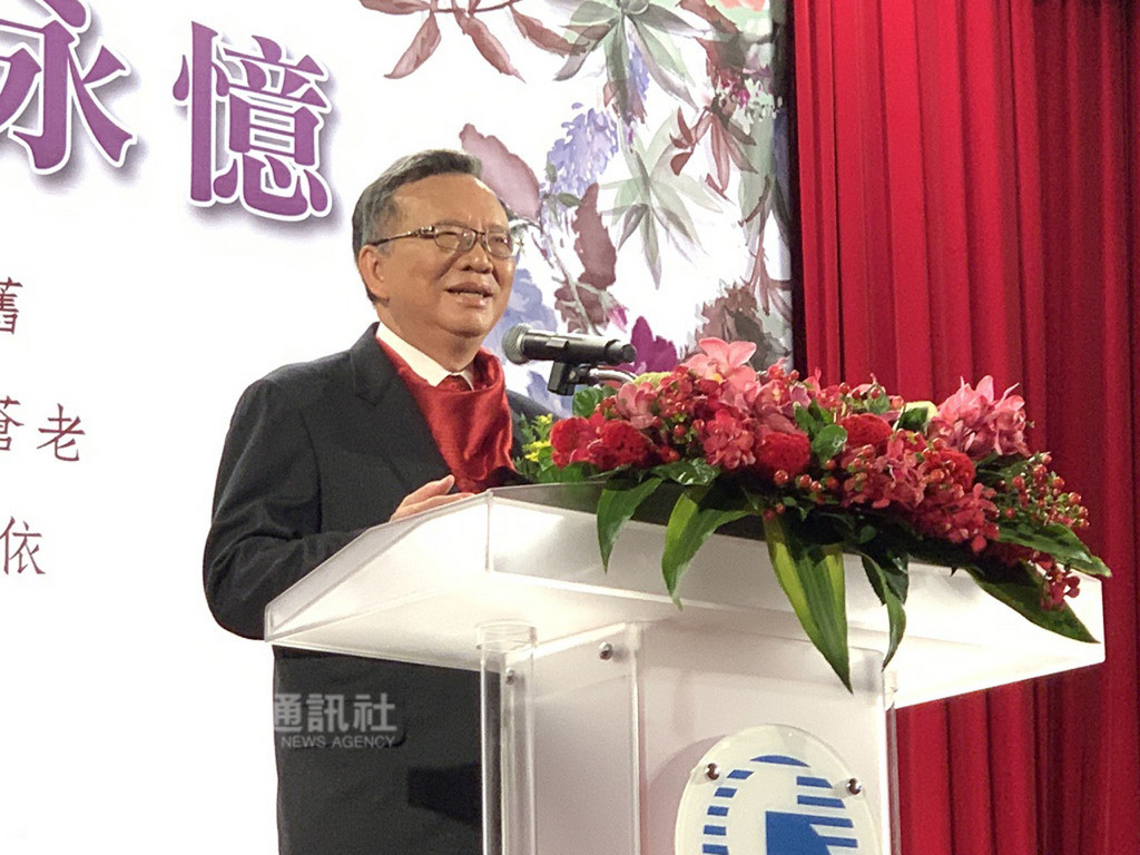 中華電信26日在圓山大飯店為今年下半年退休員工舉辦「107年歡送榮退同仁感恩餐會」,中華電信董事長鄭優出席致詞,感謝資深員工們的一路相挺。中央社記者吳家豪攝 107年12月26日