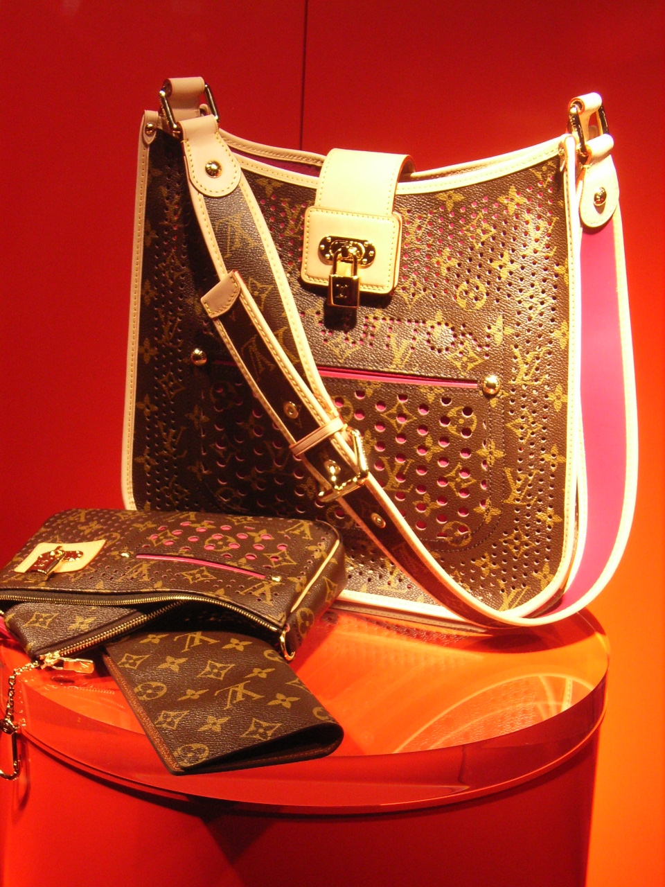 國際奢侈品牌路易威登(Louis Vuitton)不僅一直在中國打仿冒戰,先前還一度因為專利被人搶註,差點失去中國市場。(圖取自維基共享資源;作者:GS417~commonswiki,CC BY-SA 2.5)