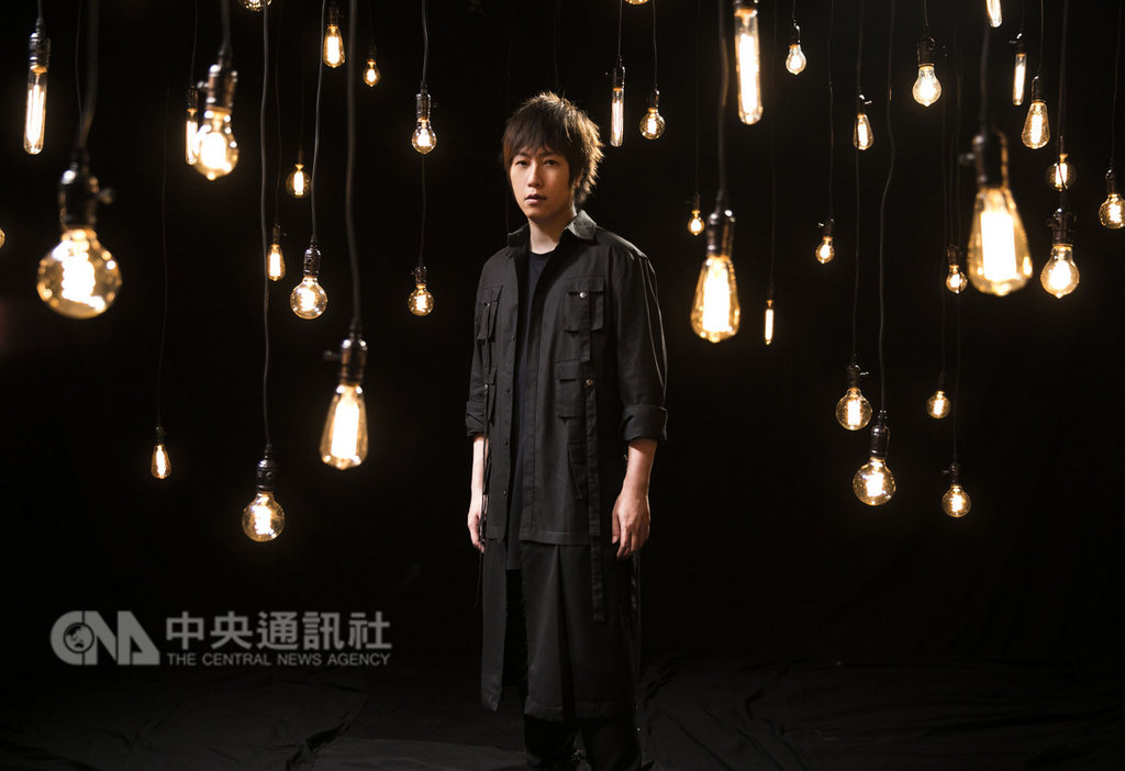 中國大陸作家韓寒執導電影「飛馳人生」,主題曲「一半人生」由韓寒作詞、樂團五月天主唱阿信(圖)作曲並演唱。(相信音樂提供)中央社記者江佩凌傳真 108年1月14日