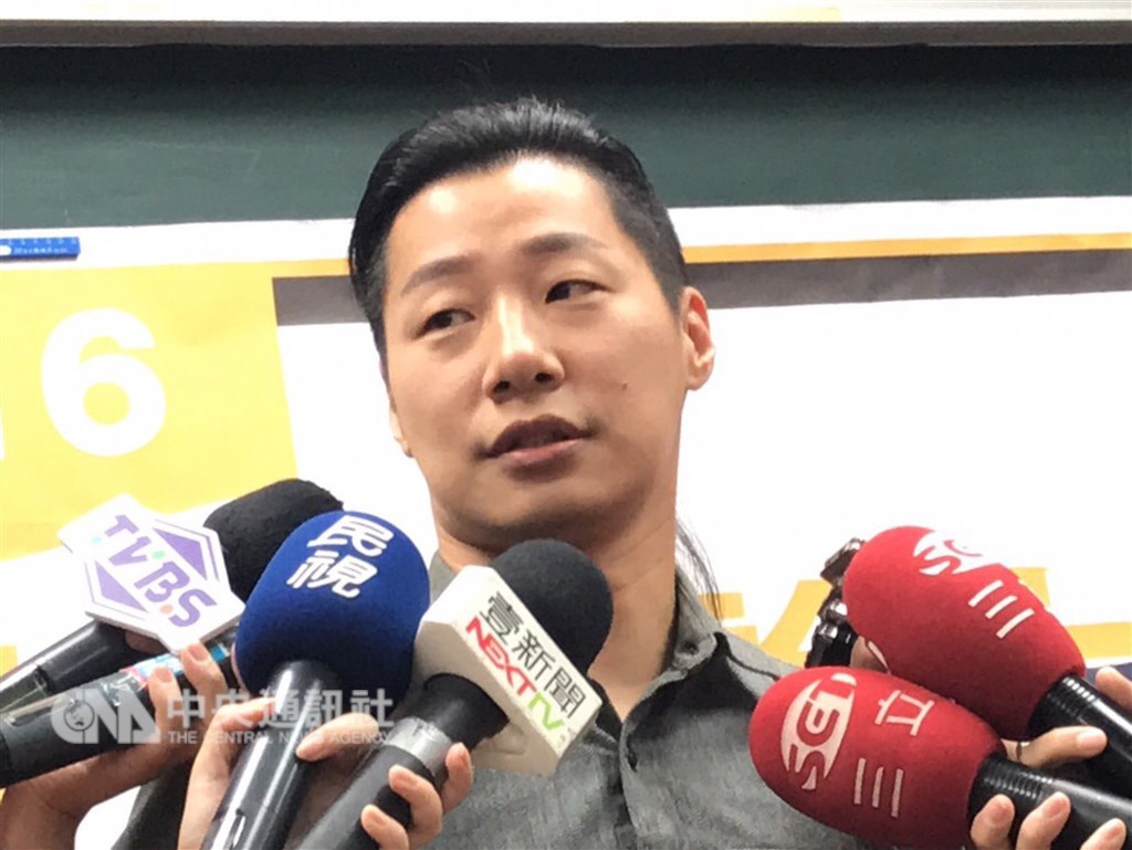 時代力量執行黨主席黃國昌21日宣布將卸下黨務。時力立委林昶佐(圖)說,有點驚訝,不過如果黨由年輕一代來帶領,是非常好的。(中央社檔案照片)
