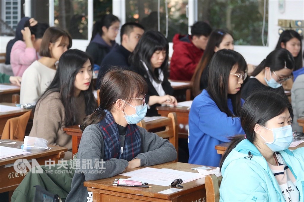 108學年度學科能力測驗25日登場,約13.8萬人報考,第一天考英文、國文(選擇題)、社會。中央社記者吳翊寧攝 108年1月25日