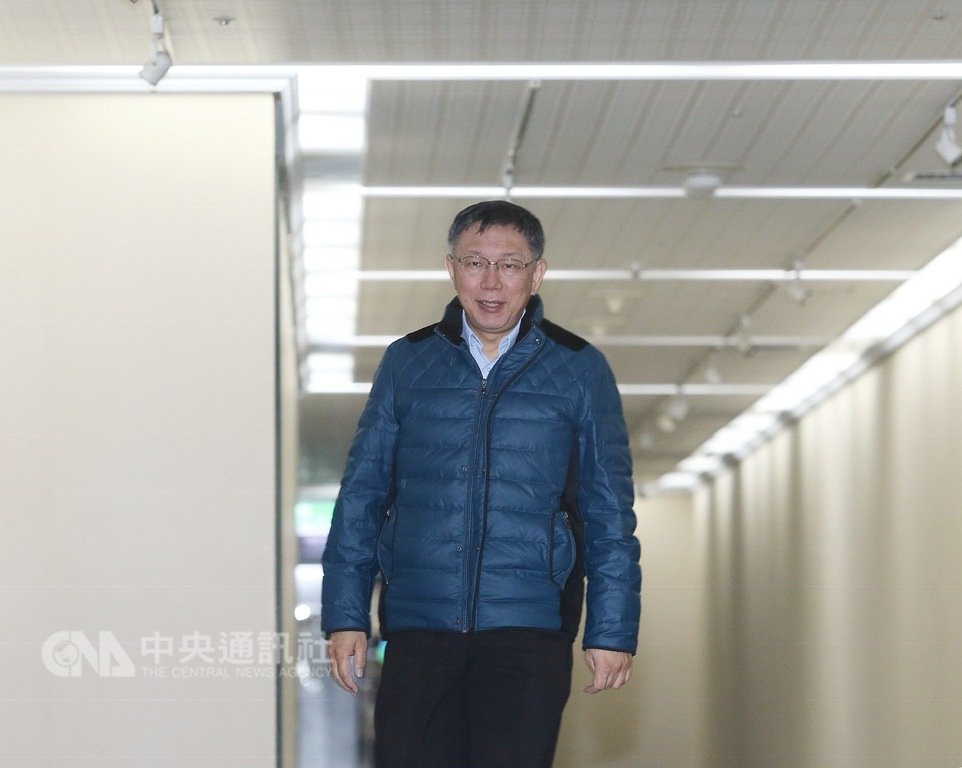 台北市第2選區立委補選當選人何志偉批評台北市長柯文哲的「白色力量」已變質,在選戰中放任無黨籍候選人陳思宇與市議員父親陳建銘抹黑他,柯文哲(圖)28日回應表示,他有支持的對象,但不可能百分之百下指導棋,因為選舉當中,候選人才是最主要因素。中央社記者郭日曉攝 108年1月28日