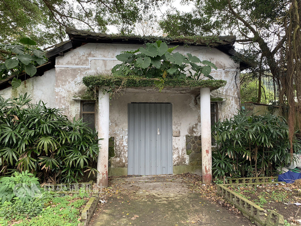 矗立在陽明山一隅的歷史建築「草山派出所」,在日據時期是治安維持單位,後期則是警方特勤指揮所,由日據時期知名建築師井手薰設計。中央社記者黃麗芸攝 108年2月4日