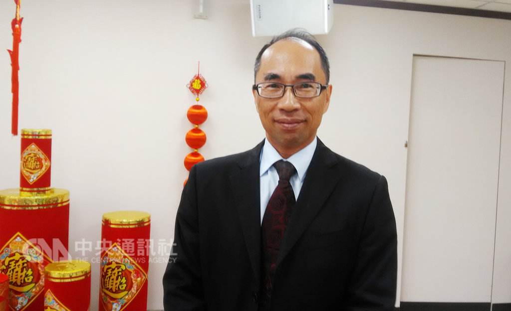 期貨公會秘書長盧廷劼11日在台灣期貨交易所團拜時表示,盼強化期貨自營、經紀業務之外,再積極推動期貨服務業務。中央社記者潘智義攝 108年2月11日