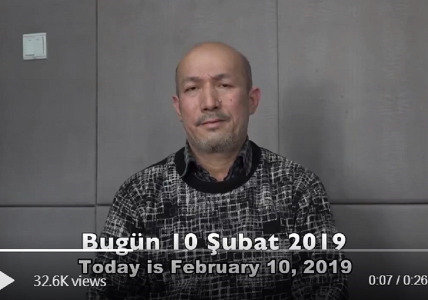 陸媒10日以影片證實,傳出死於新疆再教育營的維吾爾民謠詩人黑伊特仍健在,但他說詞的真實性遭質疑。(圖取自twitter.com/CRI_Turkish)