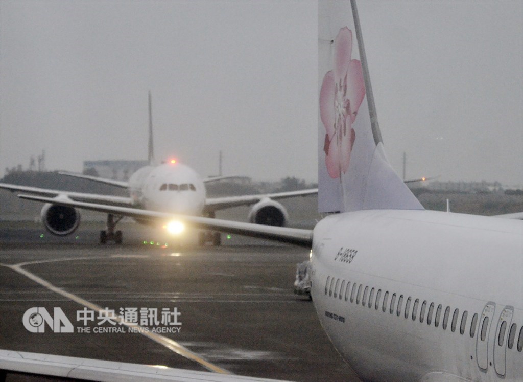 華航機師罷工延燒,桃園國際機場公司14日傍晚表示,桃機華航班機15日仍有12架次受影響取消。中央社記者邱俊欽桃園機場攝 108年2月14日