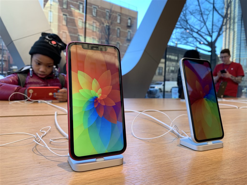 蘋果公司因應iPhone買氣降溫,近期高層異動頻繁。(中央社檔案照片)