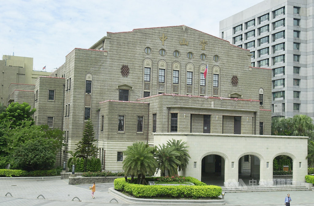 前身為台北公會堂的台北市中山堂日前經文化部公告,正式升格為國定古蹟,也是全國第101個國定古蹟。(台北市文化局提供)中央社記者梁珮綺傳真 108年2月26日