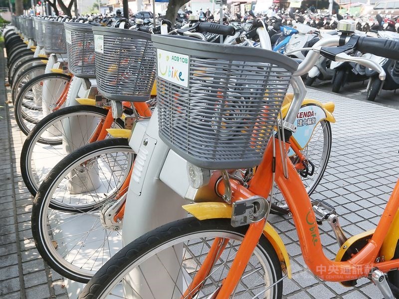 外傳中科院一名軍官將「麒麟專案」機密資料遺忘在YouBike車籃,下一位借車的士官發現後,馬上向國防部保防安全處報告並將資料帶回。圖僅為示意。(中央社檔案照片)