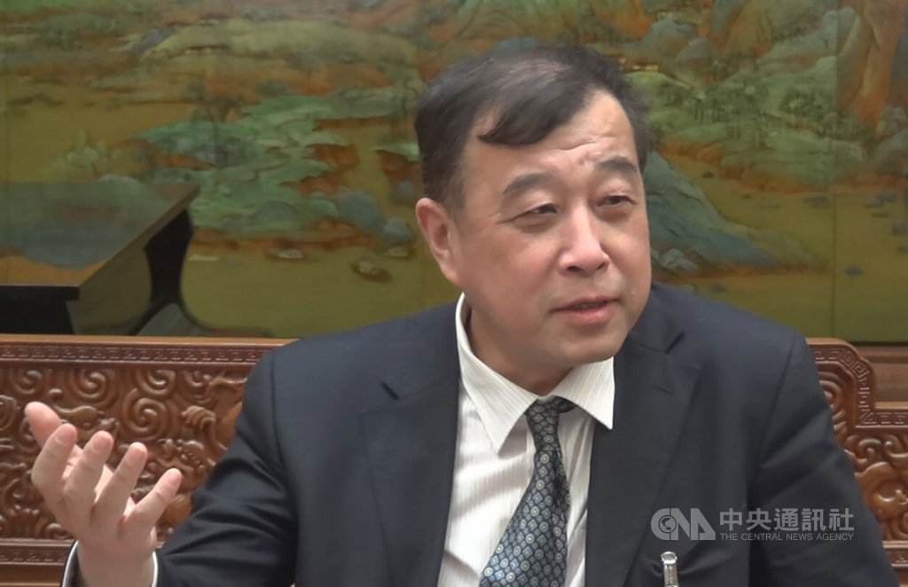 中國全國人大代表、北大台灣研究院長李義虎12日表示,「一中各表」是對「九二共識」表述的扭曲。中共總書記習近平1月2日的相關談話才是「原版表述」,可謂「一中原表」。中央社記者邱國強北京攝 108年3月12日