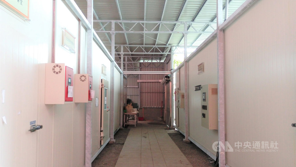 屏東私立美和科技大學資訊科技系5名學生,以「智慧洋菇溫室栽種專家系統」獲「2018創新型SI(System Integration)服務競賽」第2名,這套系統利用大數據讓種洋姑更智慧化。(美和科大提供)中央社記者郭芷瑄傳真 108年3月14日
