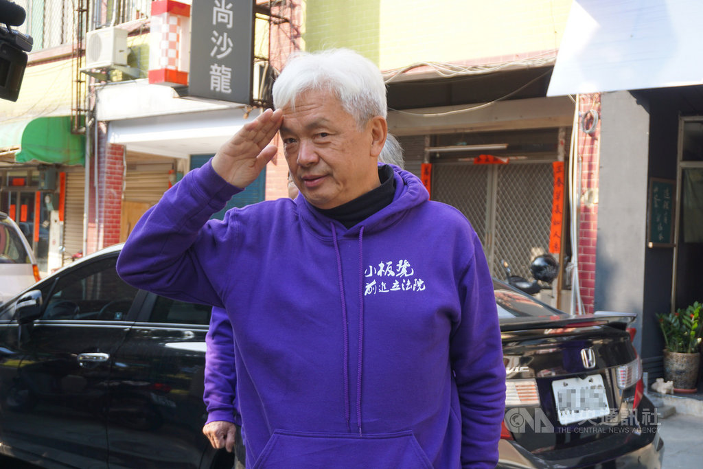 立委補選16日投票,無黨籍金門縣立委補選候選人陳滄江呼籲鄉親踴躍投票。中央社記者黃慧敏攝 108年3月16日