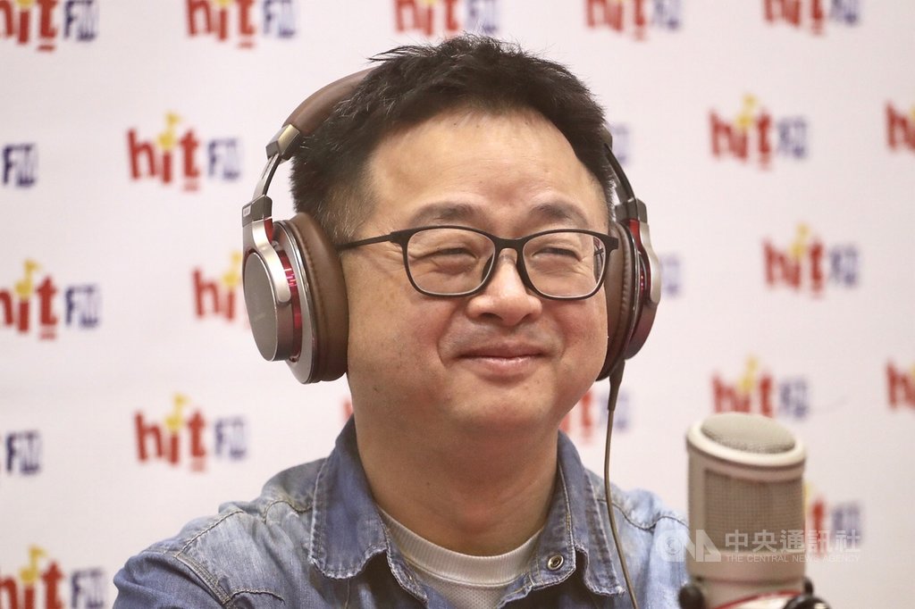 民進黨秘書長羅文嘉(圖)18日在台北接受廣播節目專訪,談到民進黨展開總統大選黨內初選登記等相關議題。中央社記者吳翊寧攝 108年3月18日