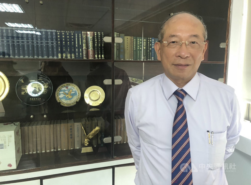 繼憂鬱症常用藥「百憂解」後,抗生素「泰寧注射劑」20日也傳將退場。台灣製藥工業同業公會理事長蘇東茂表示,在成本上漲、健保又不斷砍價的內外夾攻壓力下,雖不致不敷成本,但對藥廠「真的很傷」。中央社記者張茗喧攝 108年3月20日