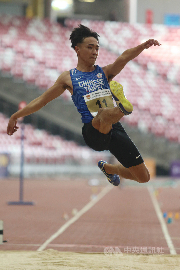 新加坡田徑公開賽,台灣男子跳遠好手林佳興在決賽時跳出7公尺81成績奪冠。中央社記者黃自強新加坡攝 108年3月29日
