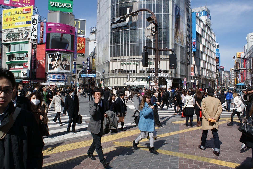 調查估計,日本當前40歲到64歲的人中,有61萬3000人是不上學或不工作達半年,且不與家人之外任何人互動的「繭居族」。(示意圖/圖取自Pixabay圖庫)