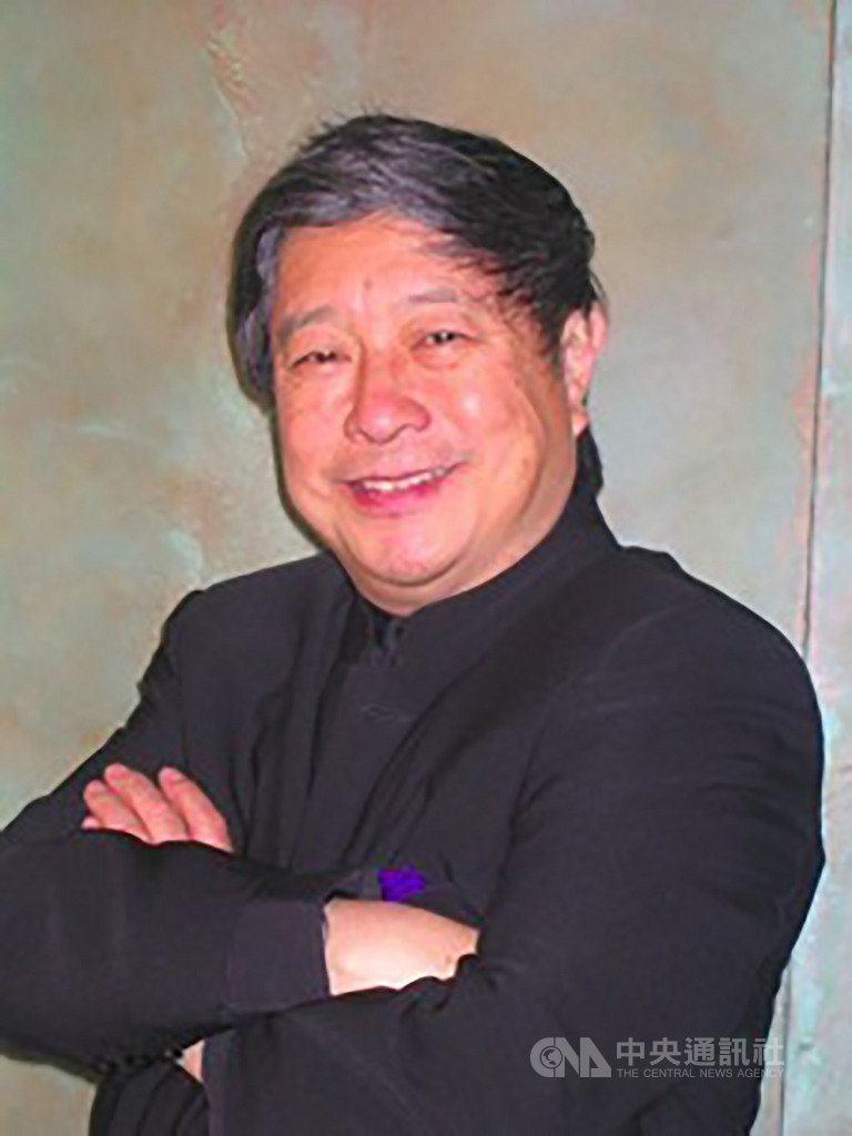 香港知名建築師何弢29日去世,享年83歲。何弢最知名的作品就是香港特別行政區區旗、區徽,他還發起興建香港藝術中心並擔任總建築師,對藝文界發展貢獻甚大。(取自何弢基金網站)中央社 108年3月31日