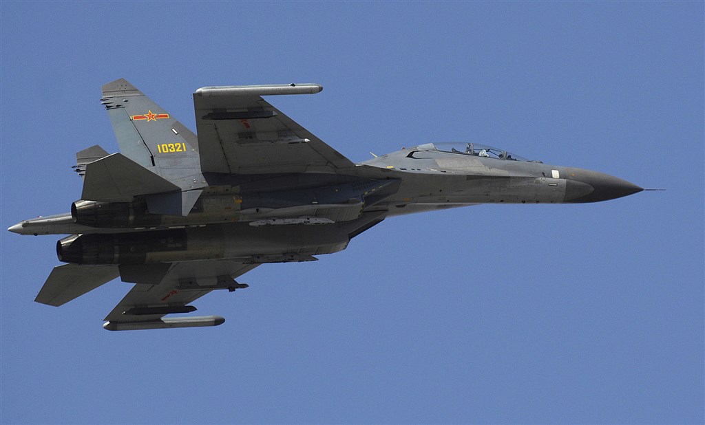 共軍2架殲11戰機31日下午越過台灣海峽中線,空軍緊急派出多架戰機升空攔截,全程掌握中國軍機動向。圖為殲-11S戰機。(圖取自維基共享資源,版權屬公有領域)