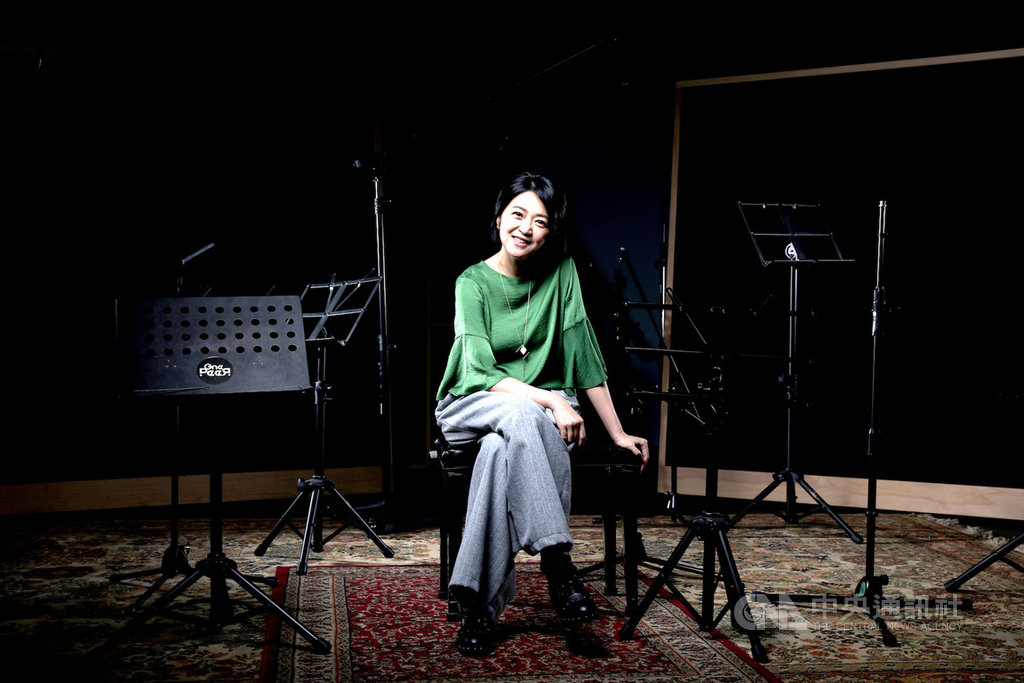 總統府音樂會6日晚登場,作曲家李欣芸(圖)擔任音樂總監,演出類型多元,「從亂彈阿翔到林生祥」,但李欣芸說,「這是國家等級的音樂會,做出來的不能丟臉。」(李欣芸提供)中央社記者鄭景雯傳真108年4月6日