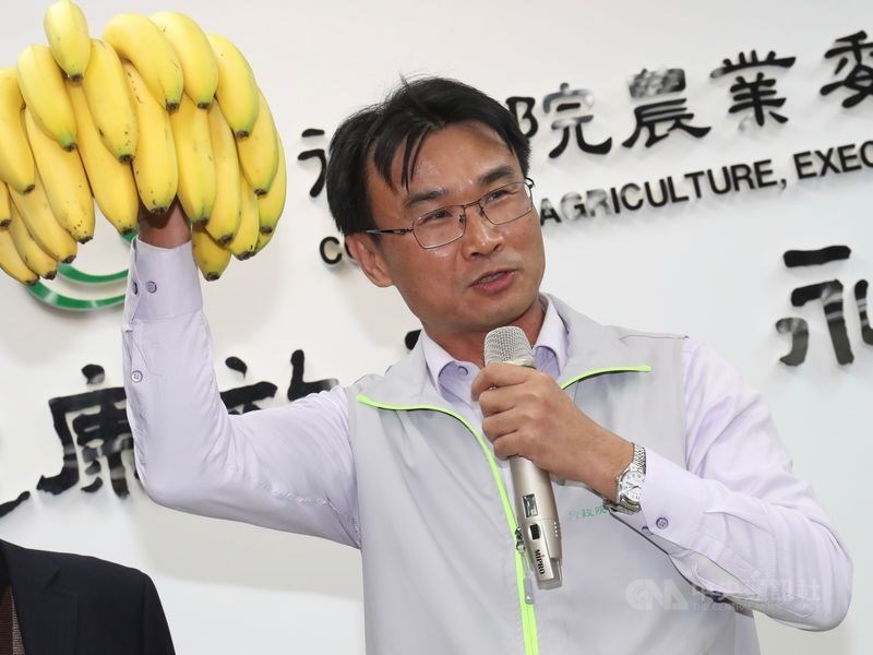 農委會主委陳吉仲6日表示,希望大家支持農委會的農貿政策,因為台灣農產品應該要走向全世界的市場。(中央社檔案照片)