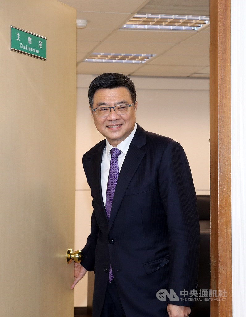 總統蔡英文與前行政院長賴清德兩人爭取民進黨總統初選提名,協調期到12日,10日下午召開的中執會,將提出2020年總統提名初選協調進度報告。黨主席卓榮泰(圖)出席主持中執會。中央社記者郭日曉攝 108年4月10日