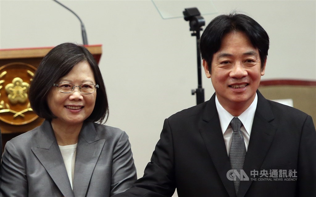 民進黨秘書長羅文嘉11日表示,預計5月31日前做總統民調,5人小組會在民調前繼續協調總統蔡英文、前行政院長賴清德。(中央社檔案照片)